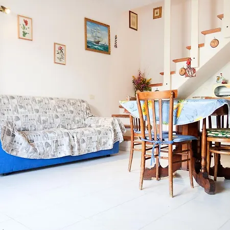 Apartment Trilocale Azzurro *